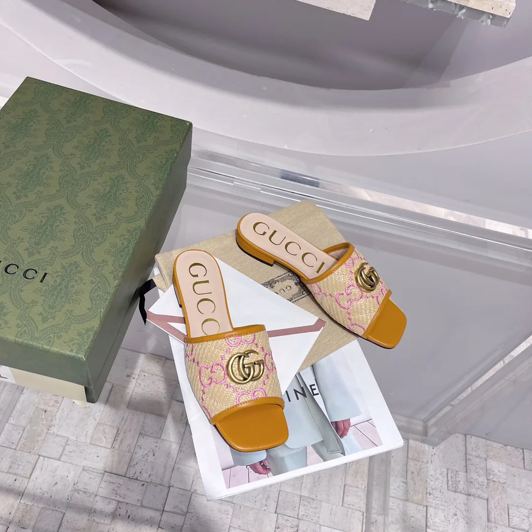 Alternative view of Gucci Women’s GG Raffia Effect Slide Orange