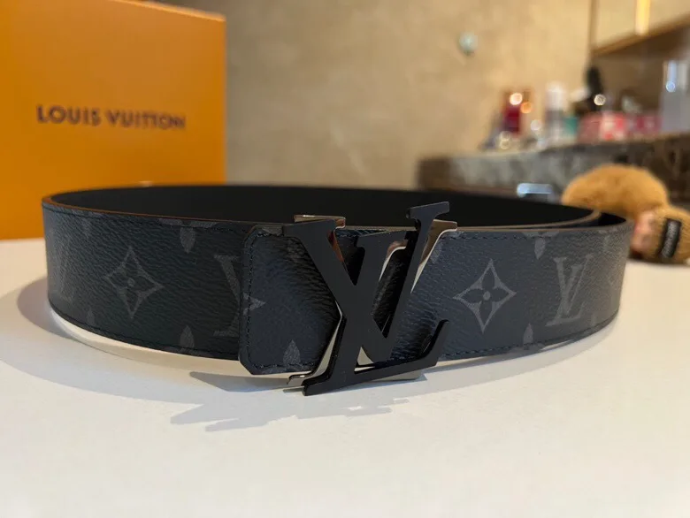 Louis Vuitton Shake