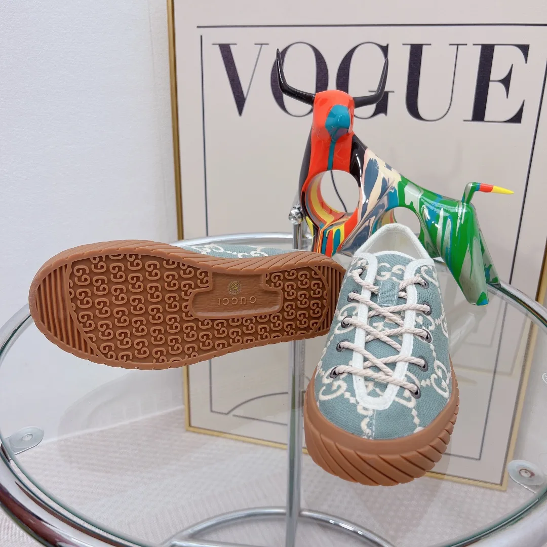 Gucci Women’s Maxi GG Sneaker Grey - Image 4