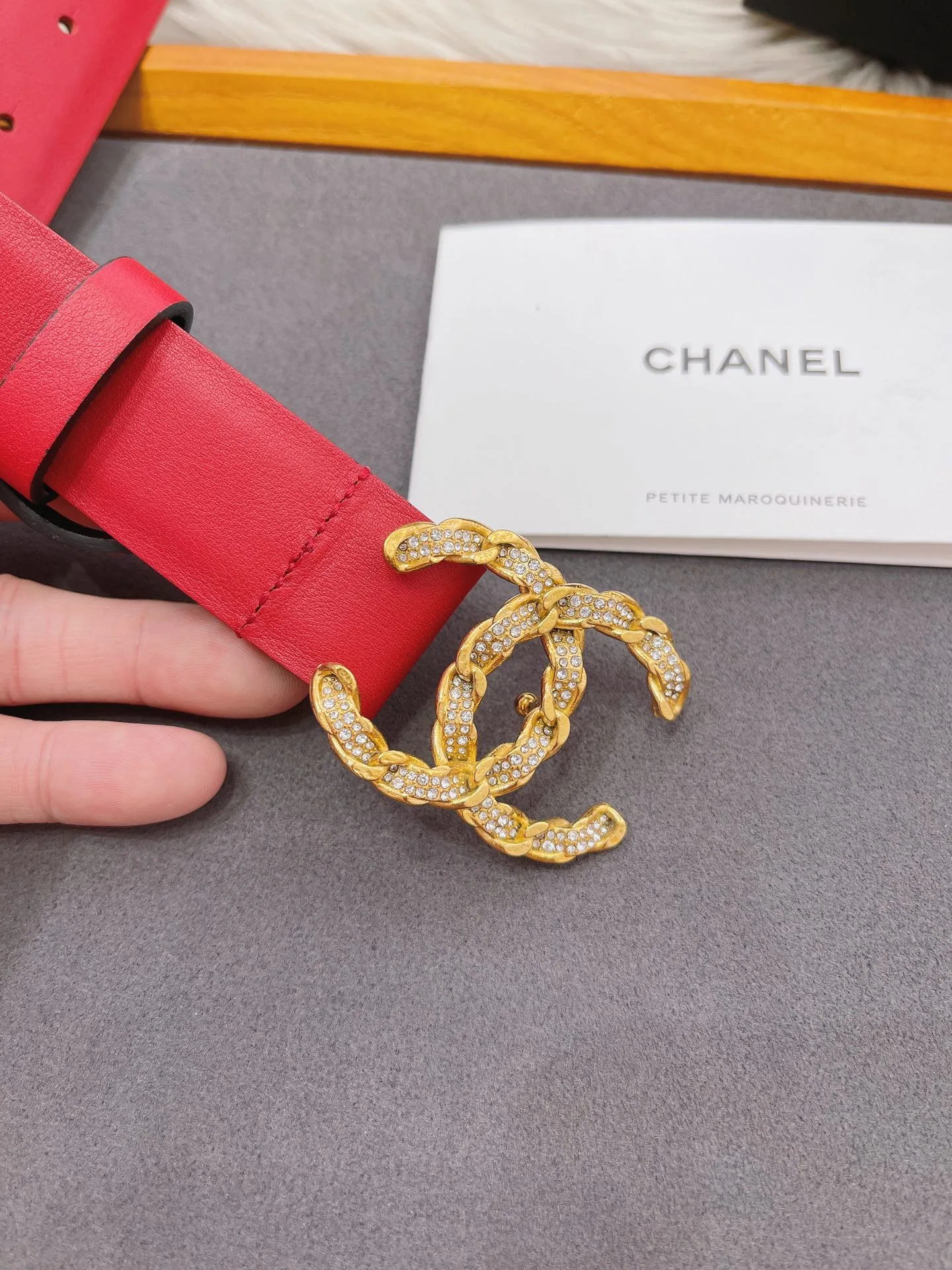Chanel Shiny Gold Tone Chain Interlocking C Belt Red - Image 4