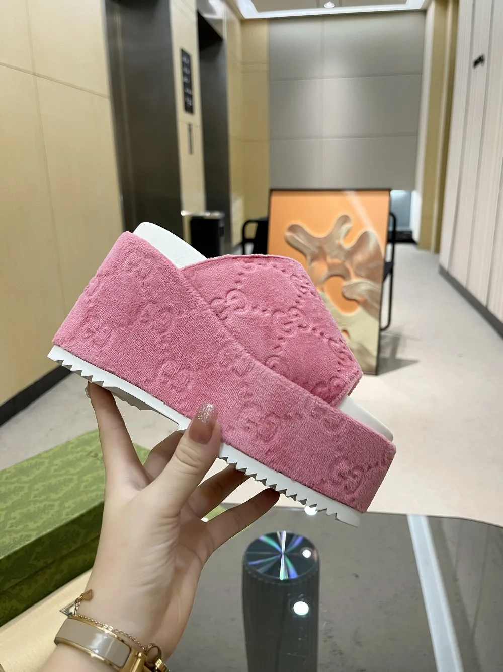 Gucci Women’s GG Platform Sandal Pink - Image 3