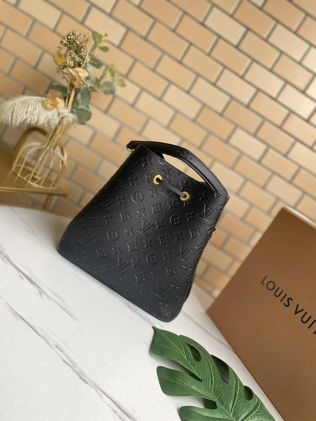 Louis Vuitton NeoNoe MM Bucket Bag Monogram Empreinte Black - Image 5