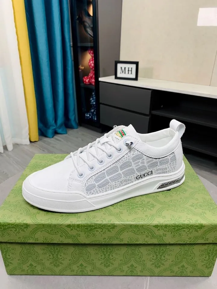 Gucci Mens Crocodile Embossing Sneakers White - Image 5