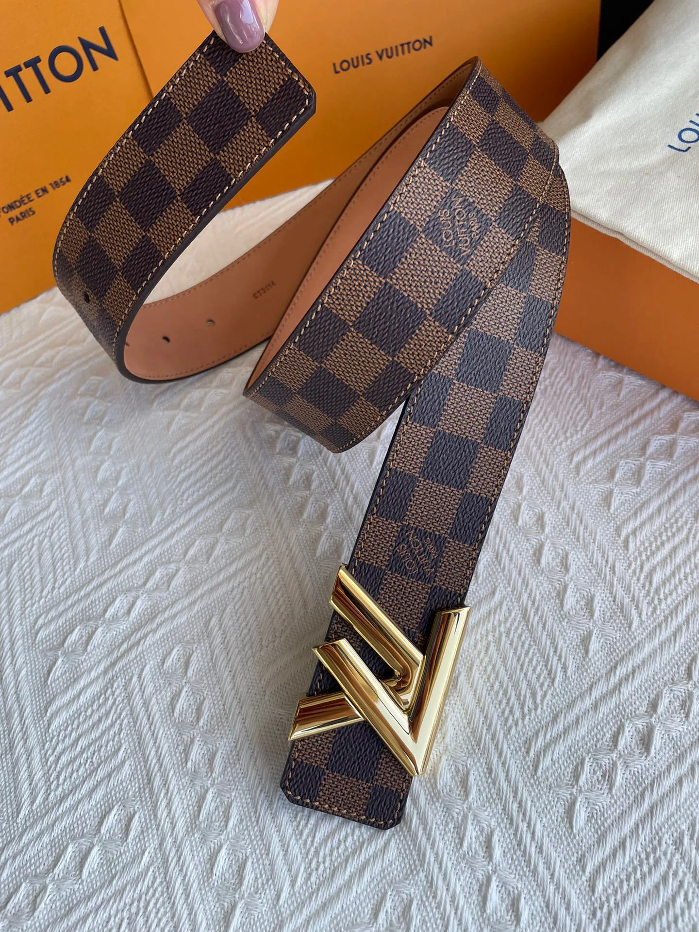 Louis Vuitton Twist Iconic Initiales LV Belt Damier Infini Canvas Brown Gold Finishing - Image 3