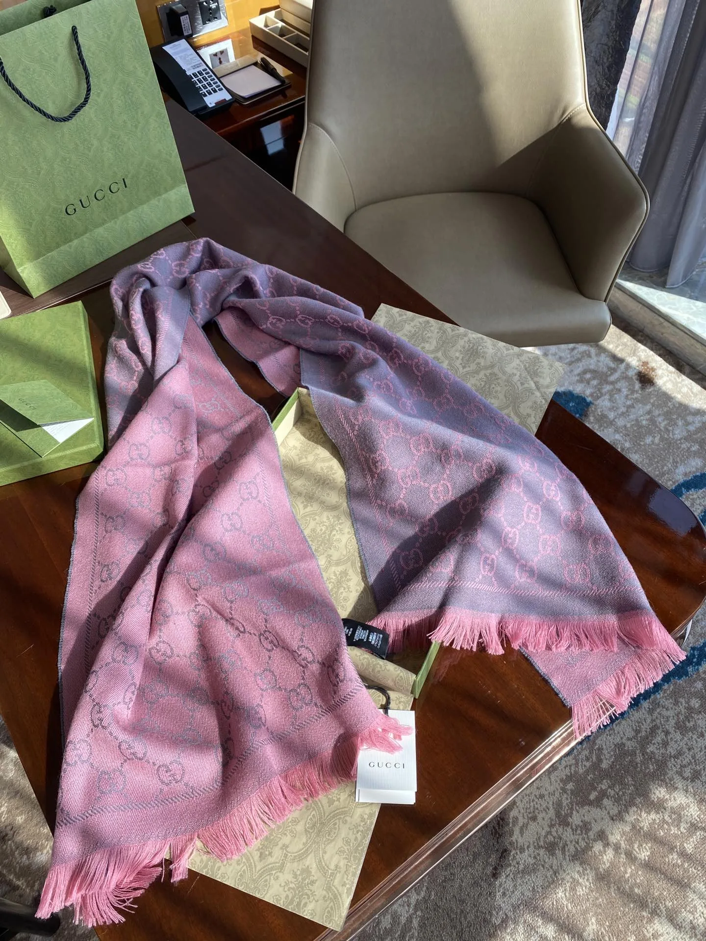 Gucci GG Lamé Lacquard Stole Scarf Pink / - Image 4