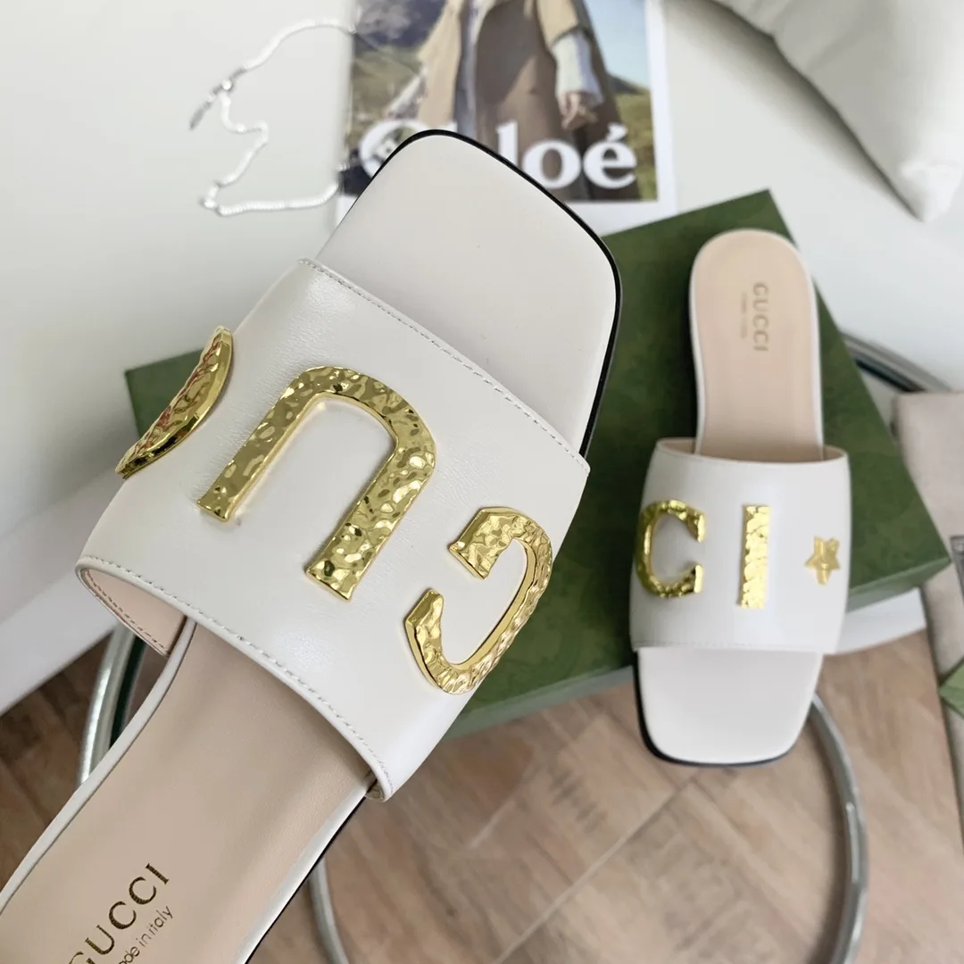 Alternative view of Gucci Women’s ‘Gucci’ Slide White GG