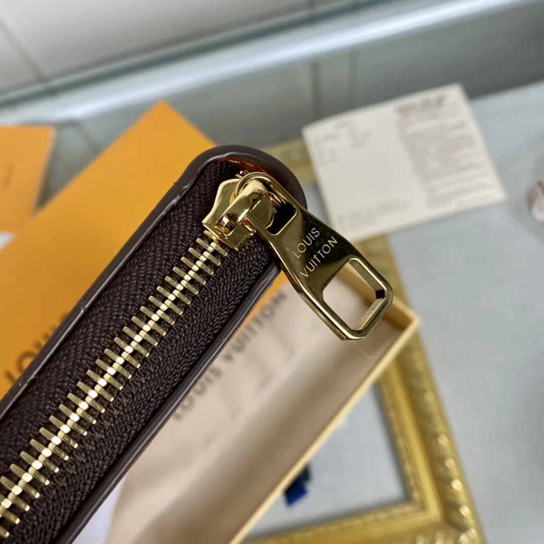 Louis Vuitton Zippy Wallet Trunk Monogram Canvas - Image 3