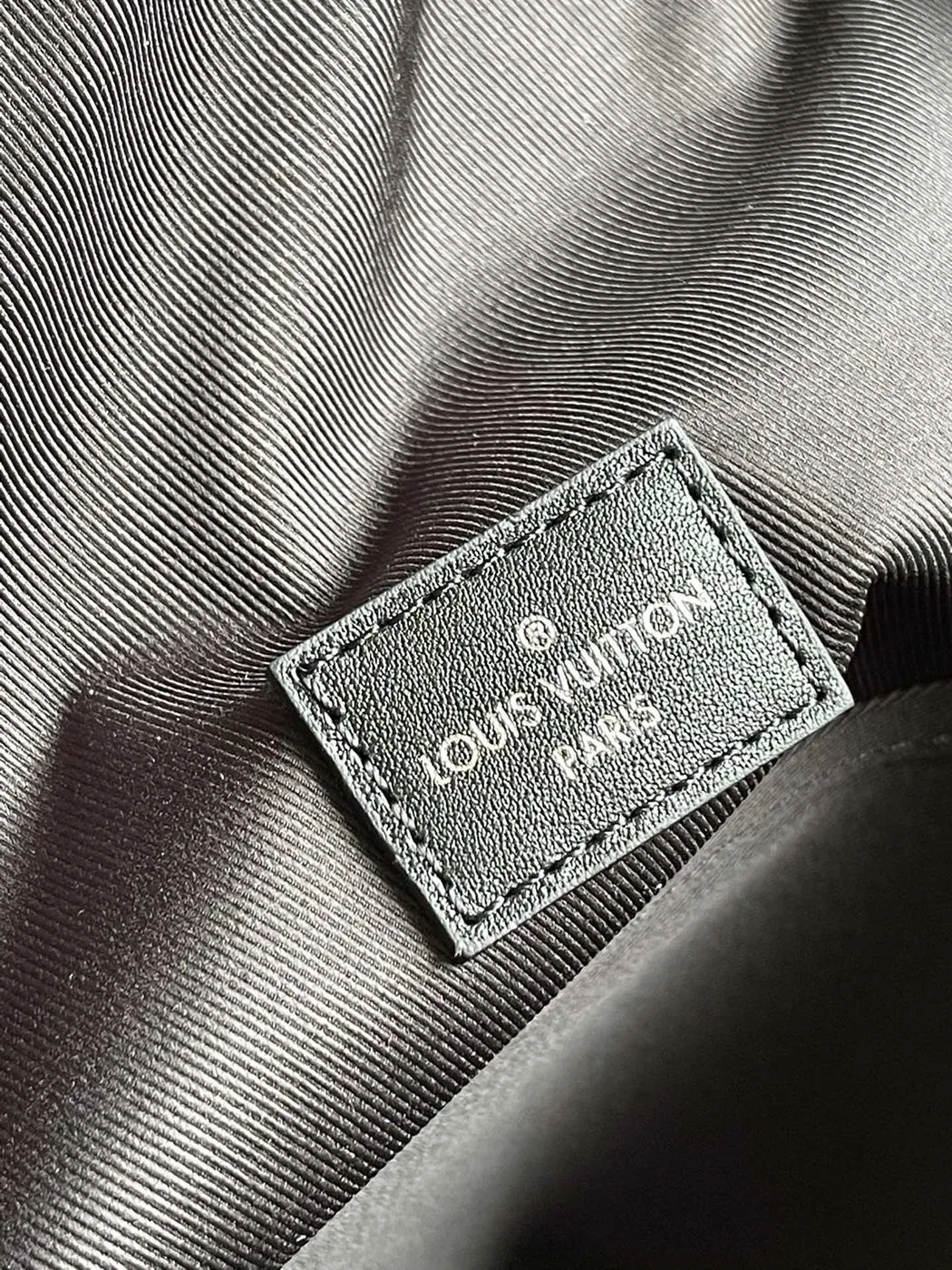 Louis Vuitton Campus Backpack Damier Graphite 3D Canvas Grey - Image 4