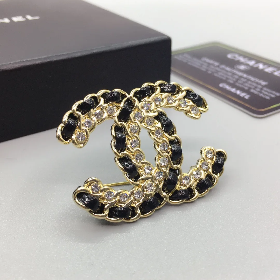 Alternative view of Chanel Brooch CC Logo Gold-toned