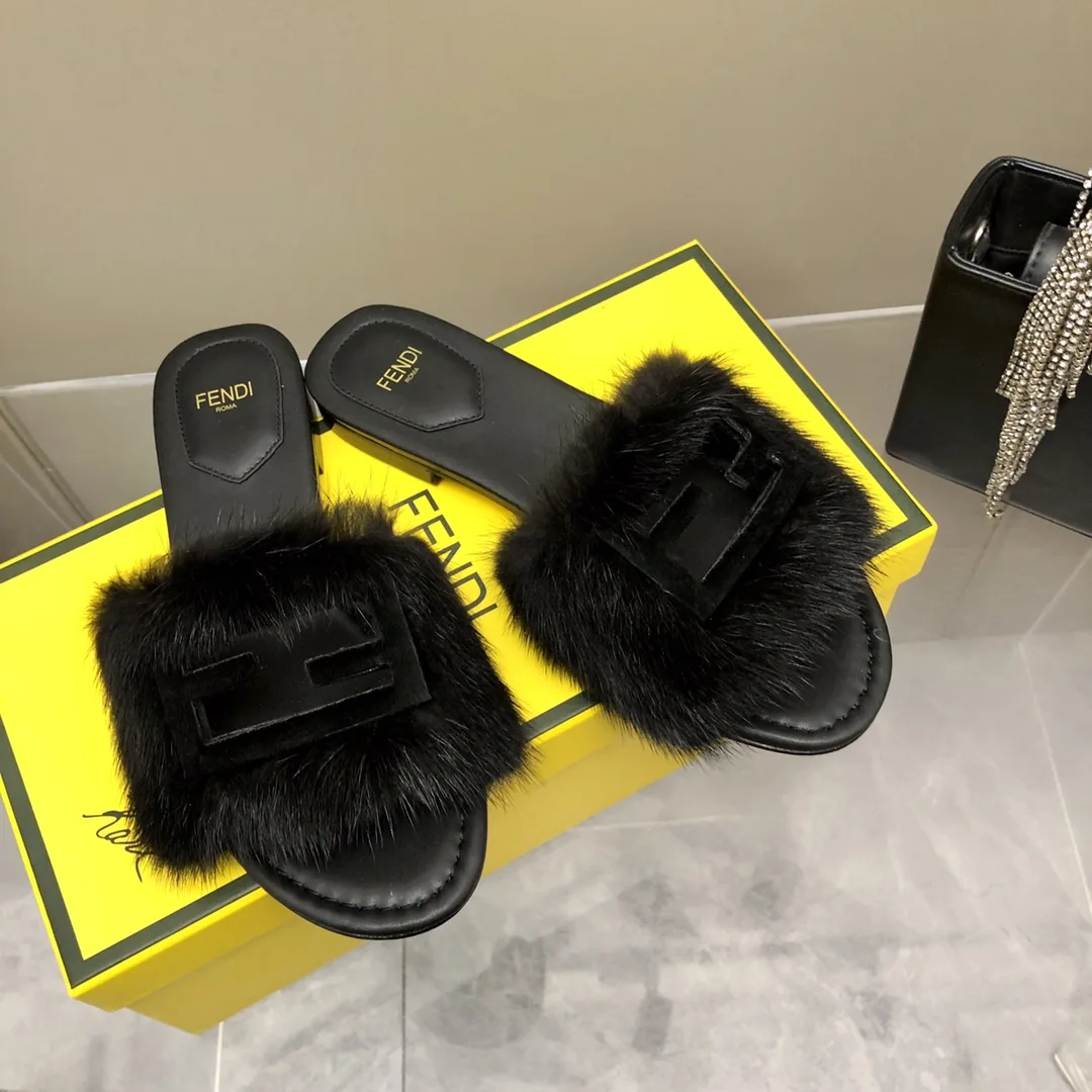 Alternative view of Fendi Black Mink Slides