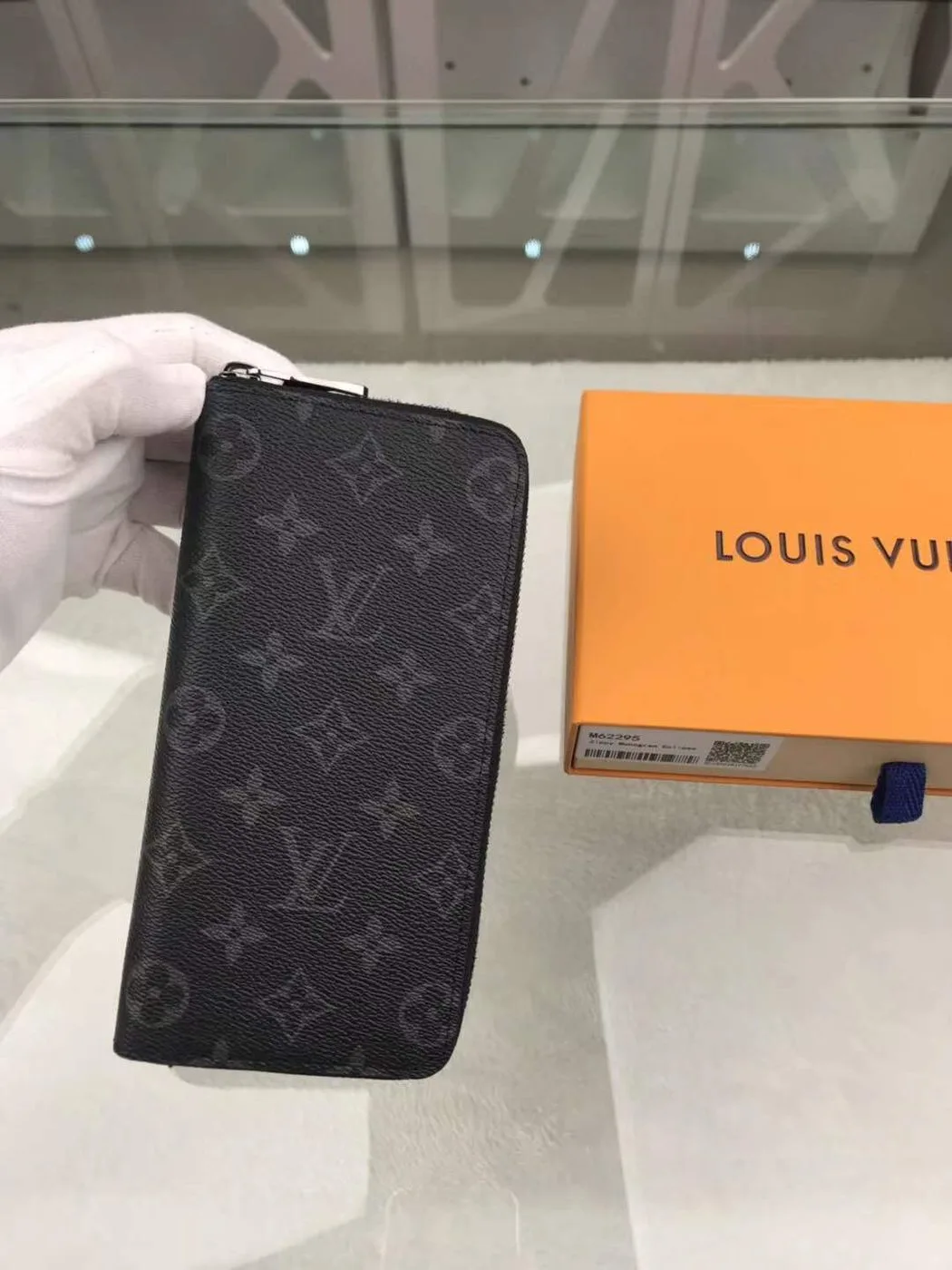 Louis Vuitton Zippy Wallet Vertical Monogram Eclipse Canvas - Image 5