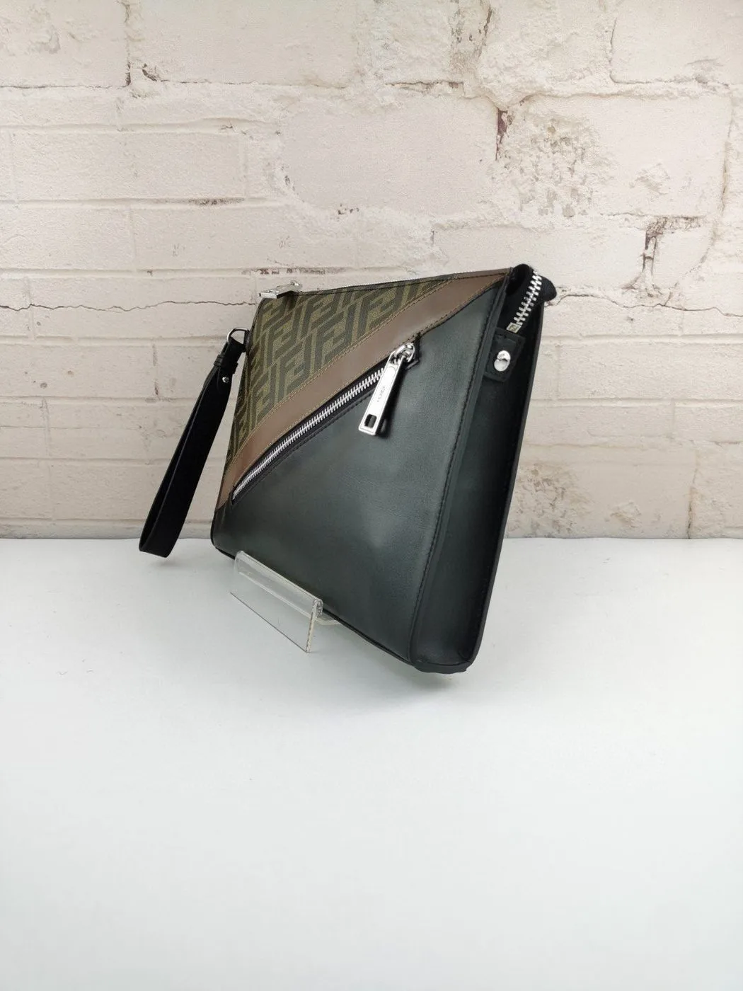 Fendi Flat Pouch Black Fabric Pouch Grey Stripes / FF - Image 9