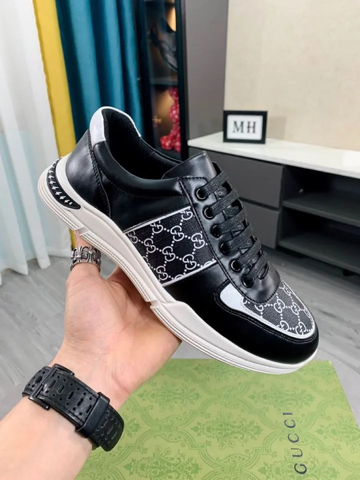 Gucci Men’s GG Embossed Sneaker Chucky With Stripes Black And White - Image 4