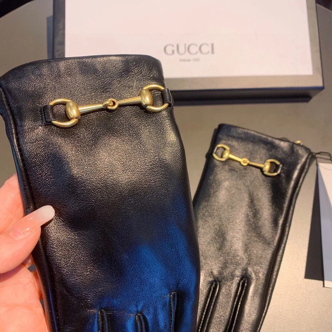 Gucci Gloves With Hoursebit In Black - Image 5