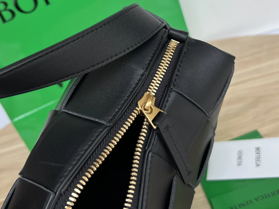 Bottega Veneta Brick Cassette Black - Image 3