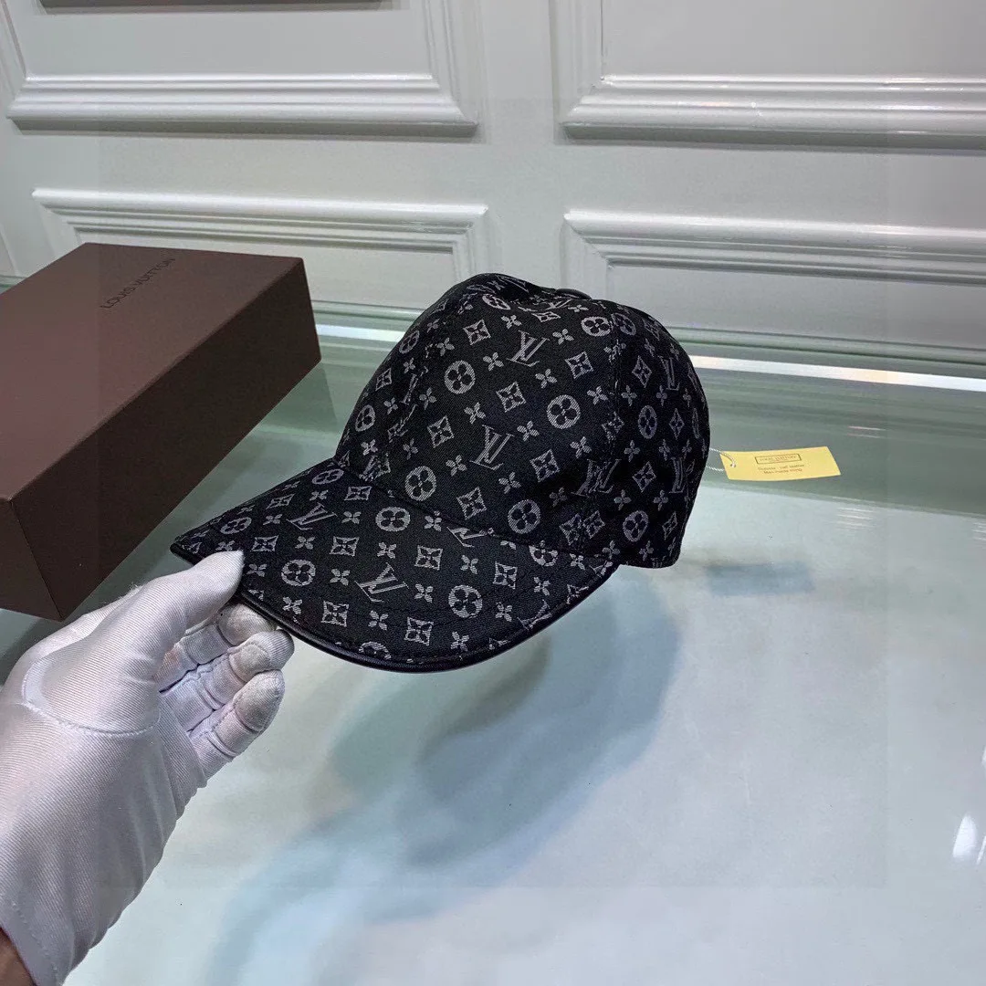 Louis Vuitton Be My Cap Black LV - Image 4