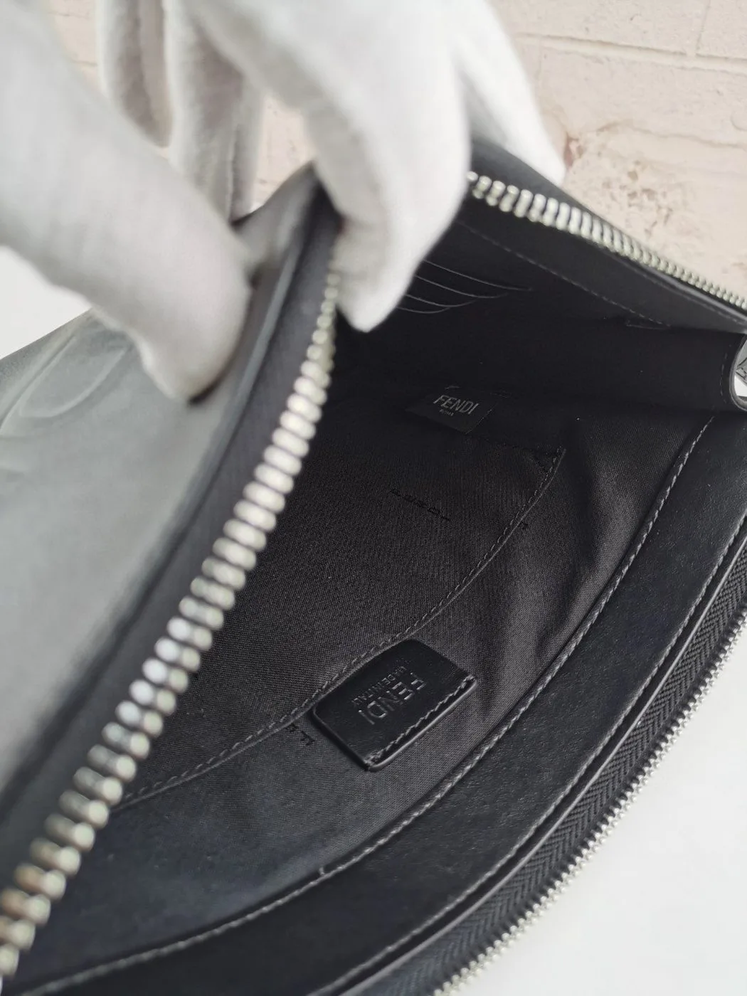 Fendi Flat Pouch In Black / FF 7VA491AFBFF0GXN - Image 4