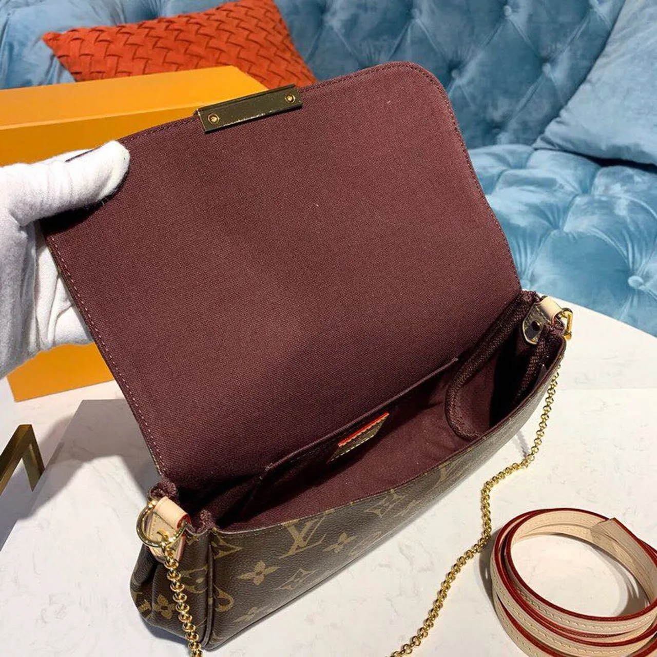 Louis Vuitton Favorite PM Monogram Canvas - Image 4