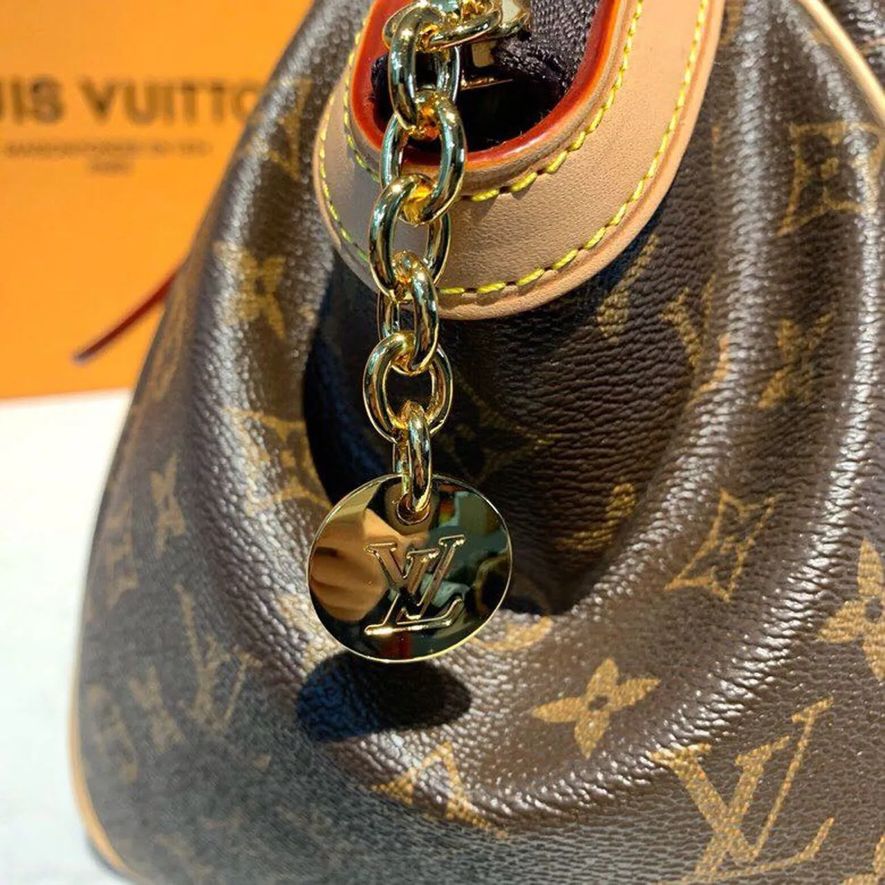Louis Vuitton Tivoli Tote Bag Monogram Canvas - Image 4