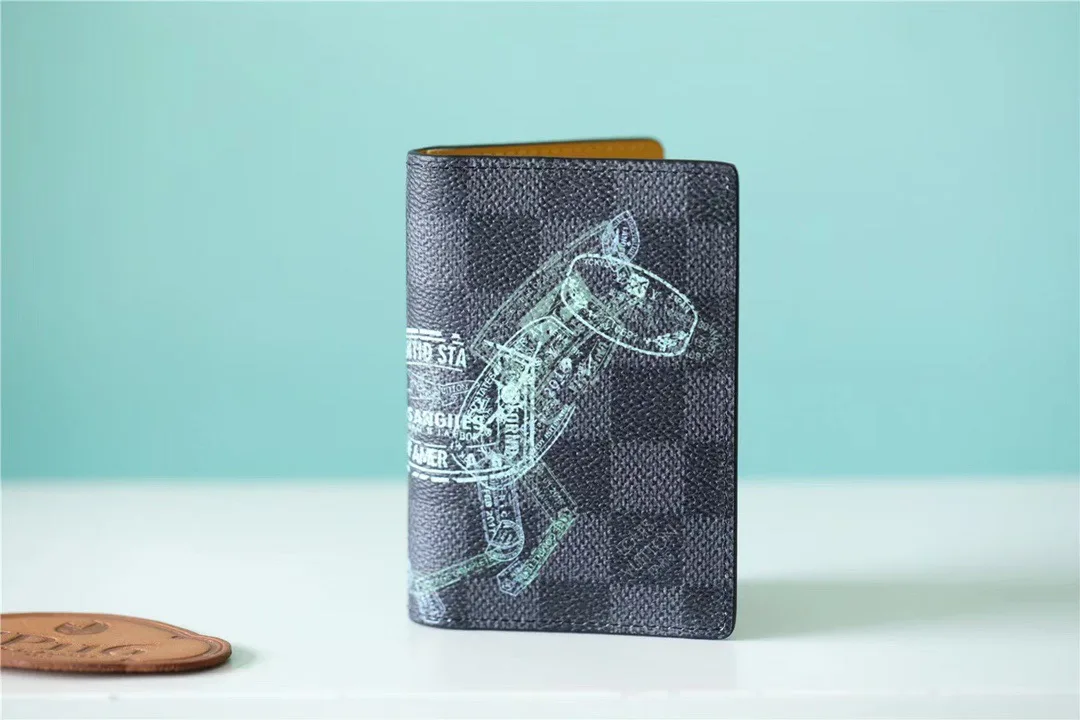 Louis Vuitton Pocket