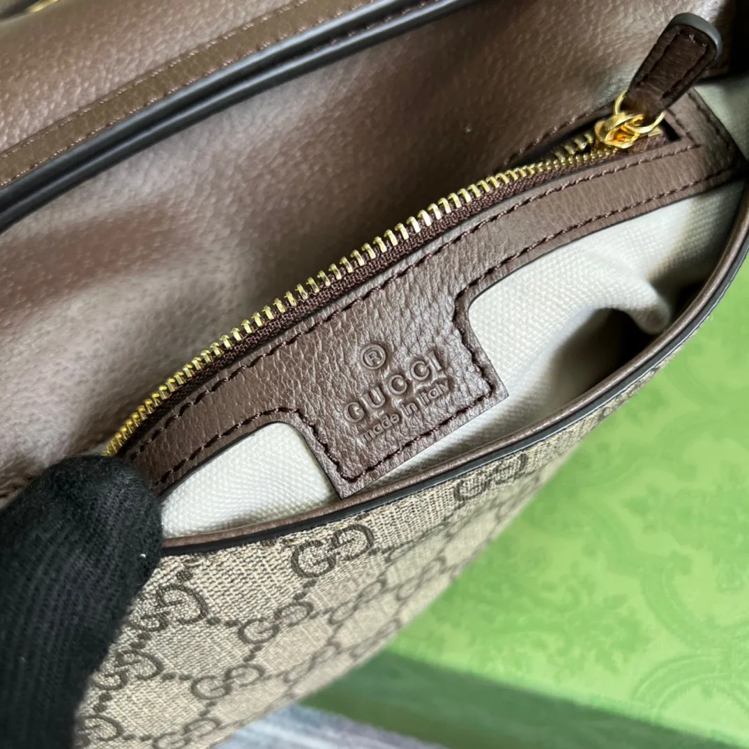 Gucci Blondie Medium Shoulder Bag / Beige/ Ebony GG Supreme Canvas Gold Hardware - Image 12
