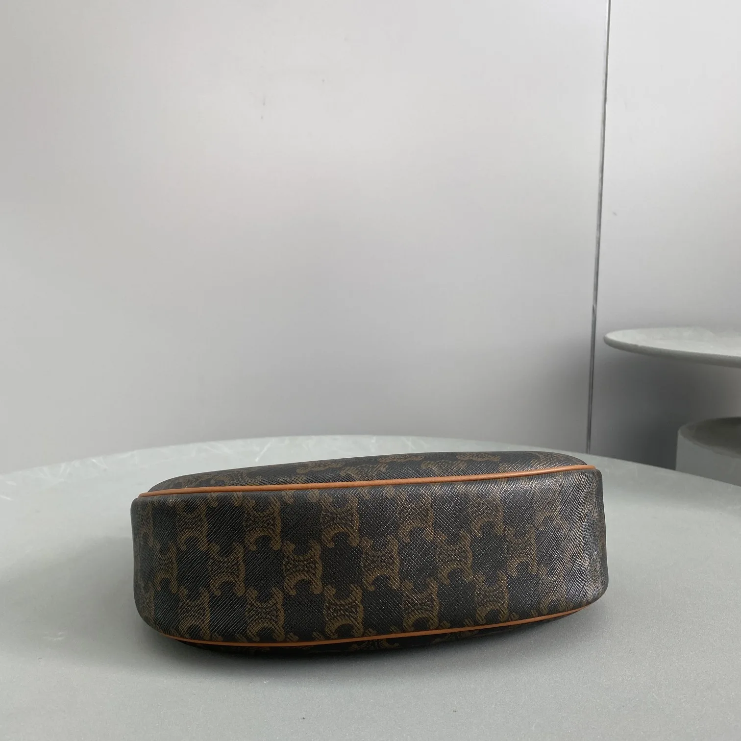 Celine Ava Bag In Triomphe Canvas Brown / .04LU - Image 8