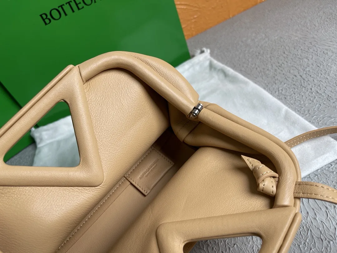 Alternative view of Bottega Veneta Point Brown