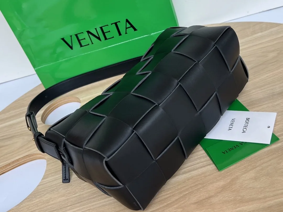 Bottega Veneta Brick Cassette Black - Image 5