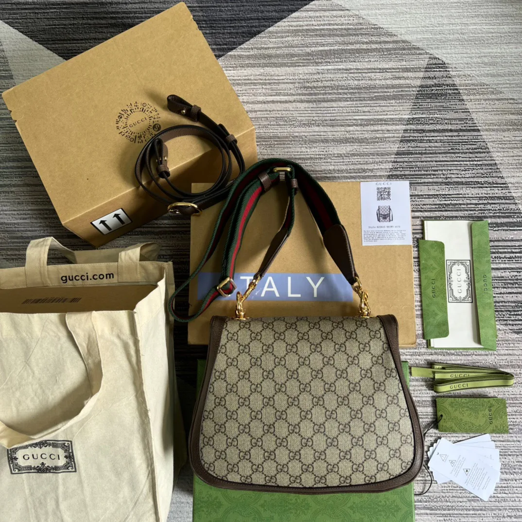 Gucci Blondie Medium Shoulder Bag / Beige/ Ebony GG Supreme Canvas Gold Hardware - Image 8
