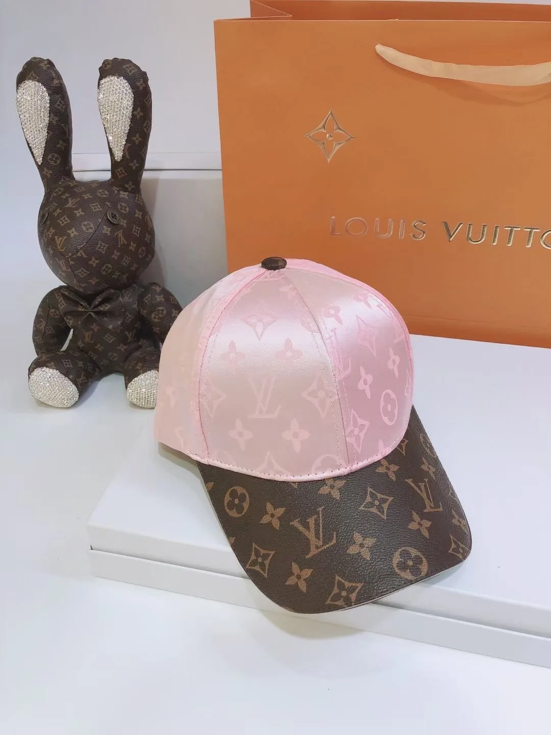 Louis Vuitton LV