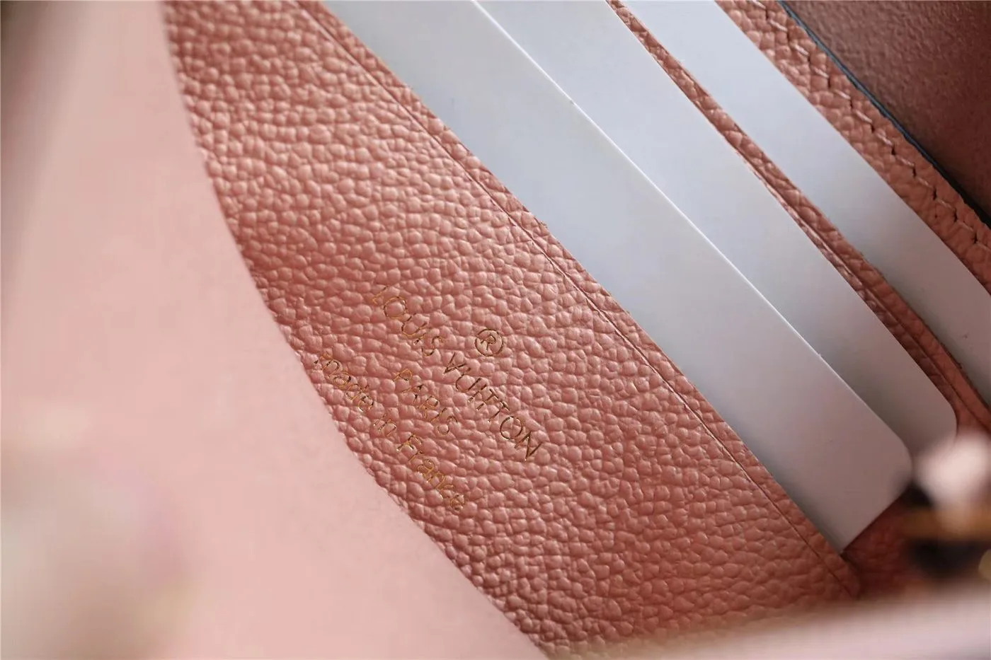 Louis Vuitton Pochette Melanie MM Monogram Empreinte Pink - Image 8