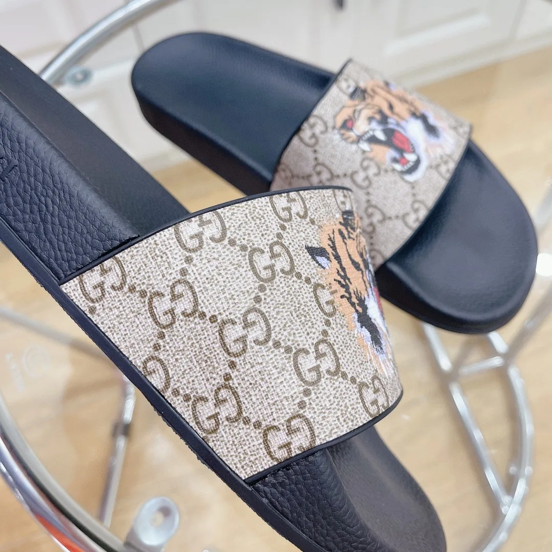 Gucci Men’s Gucci Supreme Slides With Tiger Black And Gray - Image 5
