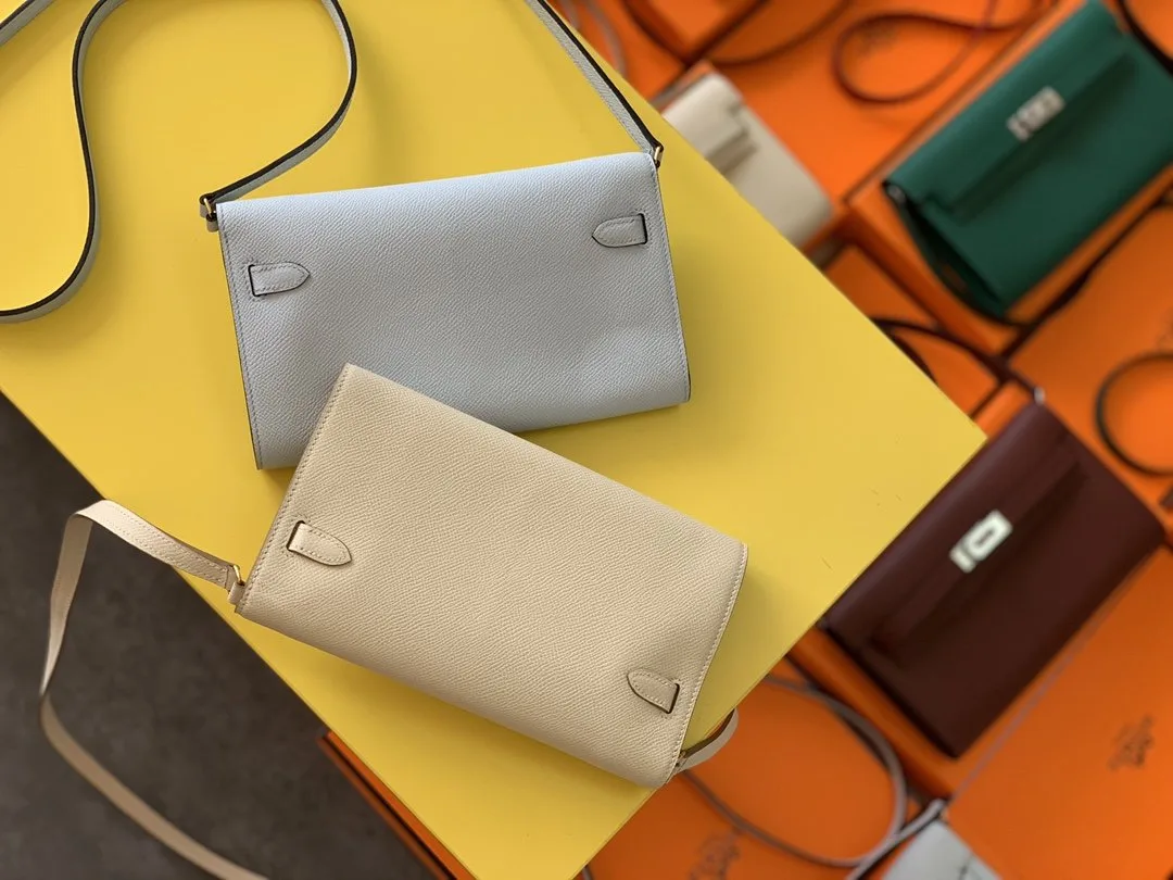 Alternative view of Hermes Kelly Classique To Go Wallet / Gold Toned Hardware Cream