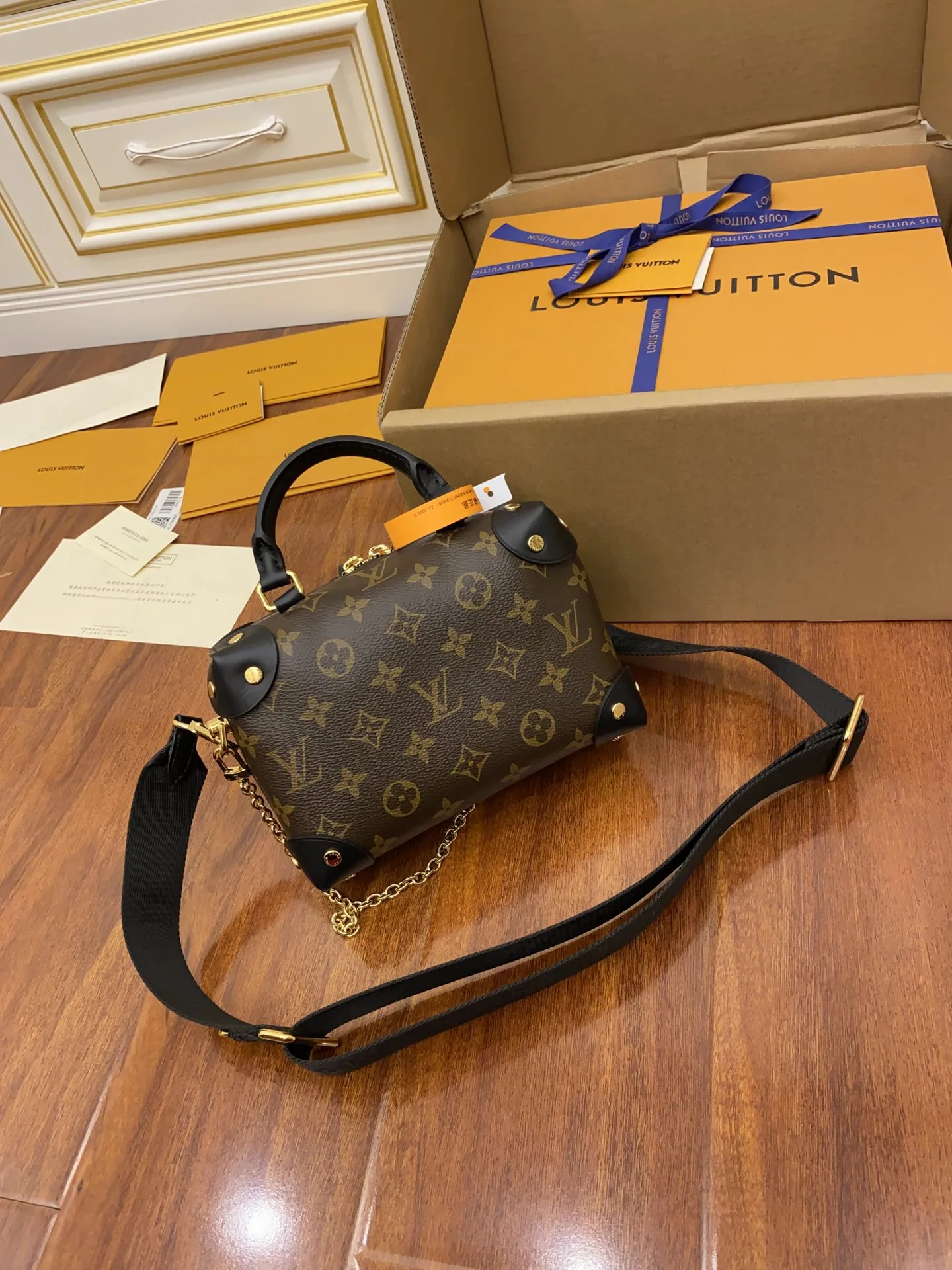 Louis Vuitton Handle Bags Brown - Image 4
