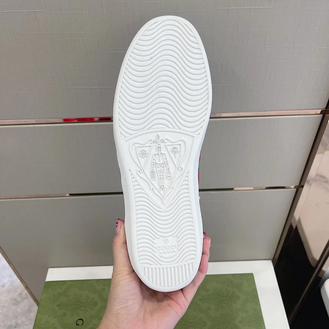 Gucci x Adidas Men’s GG Sneakers Green Red - Image 7
