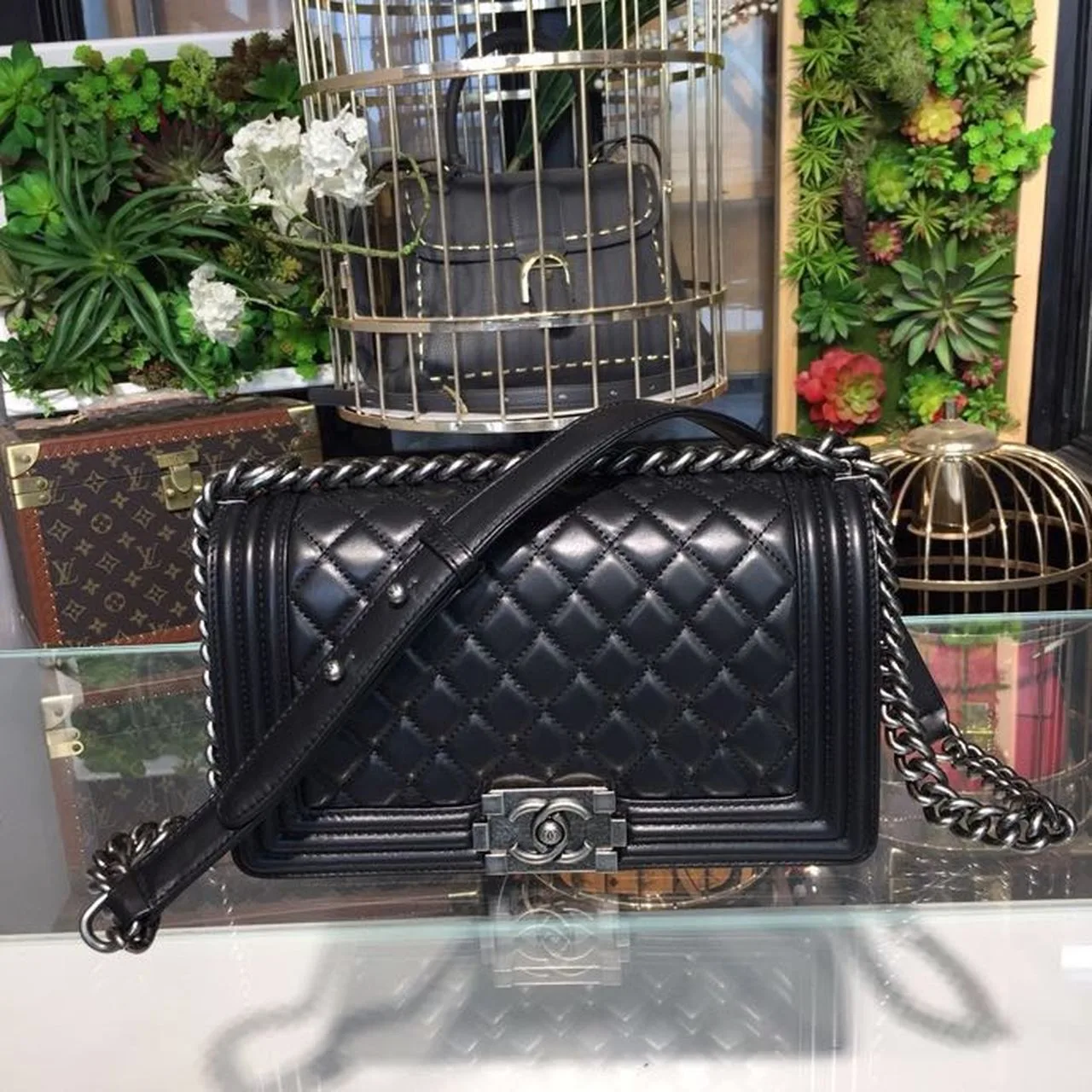 Chanel Classic Mini Flap Bag Gold Toned Hardware Black / - Image 9