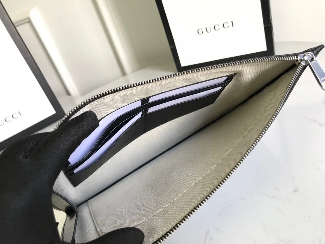 Gucci GG Embossed Pouch Black , Men’s Pouch / - Image 9