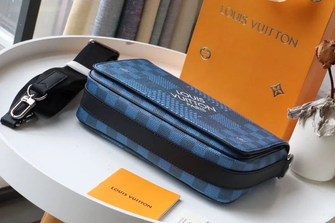 Louis Vuitton Studio Messenger Damier Graphite Blue - Image 4