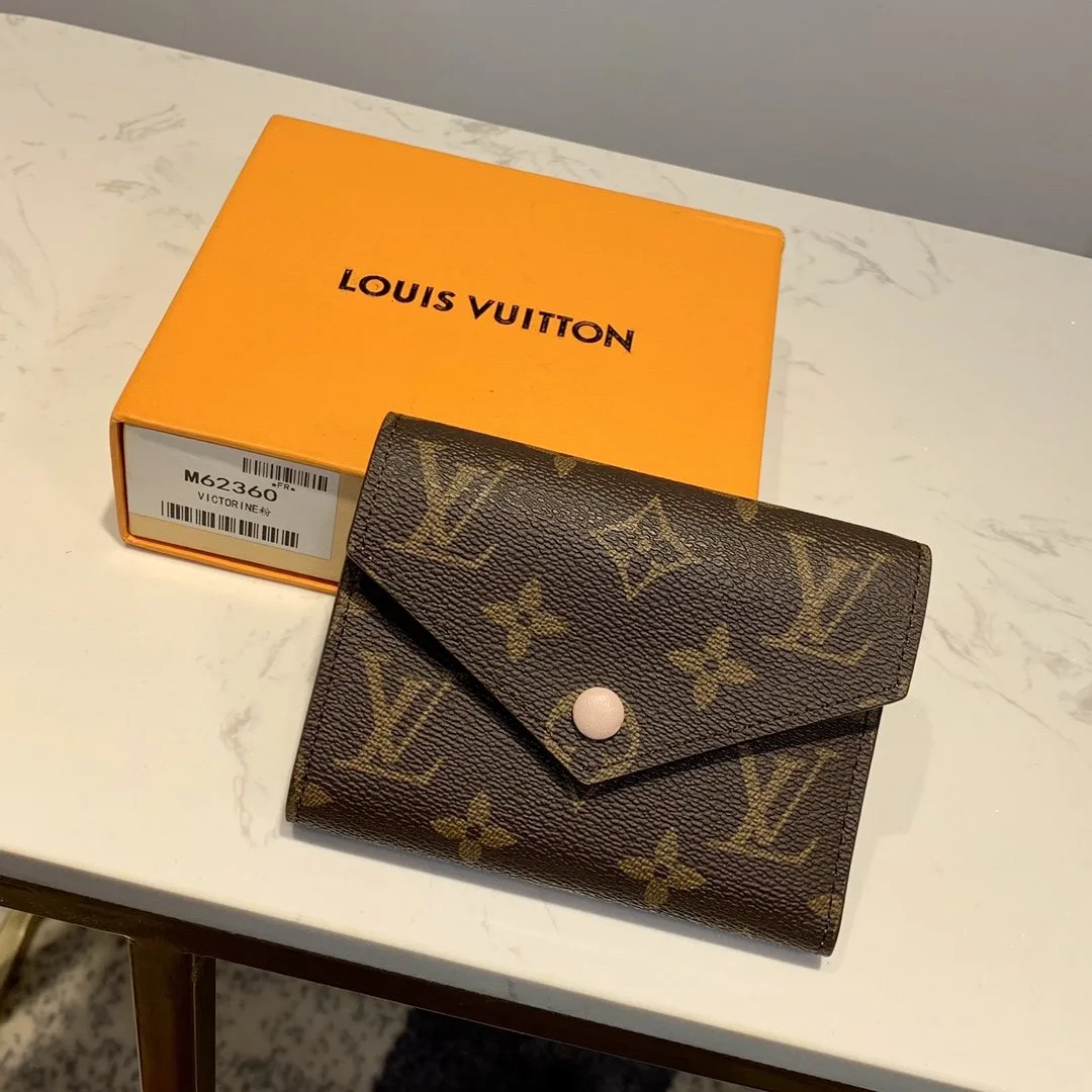Louis Vuitton Victorine