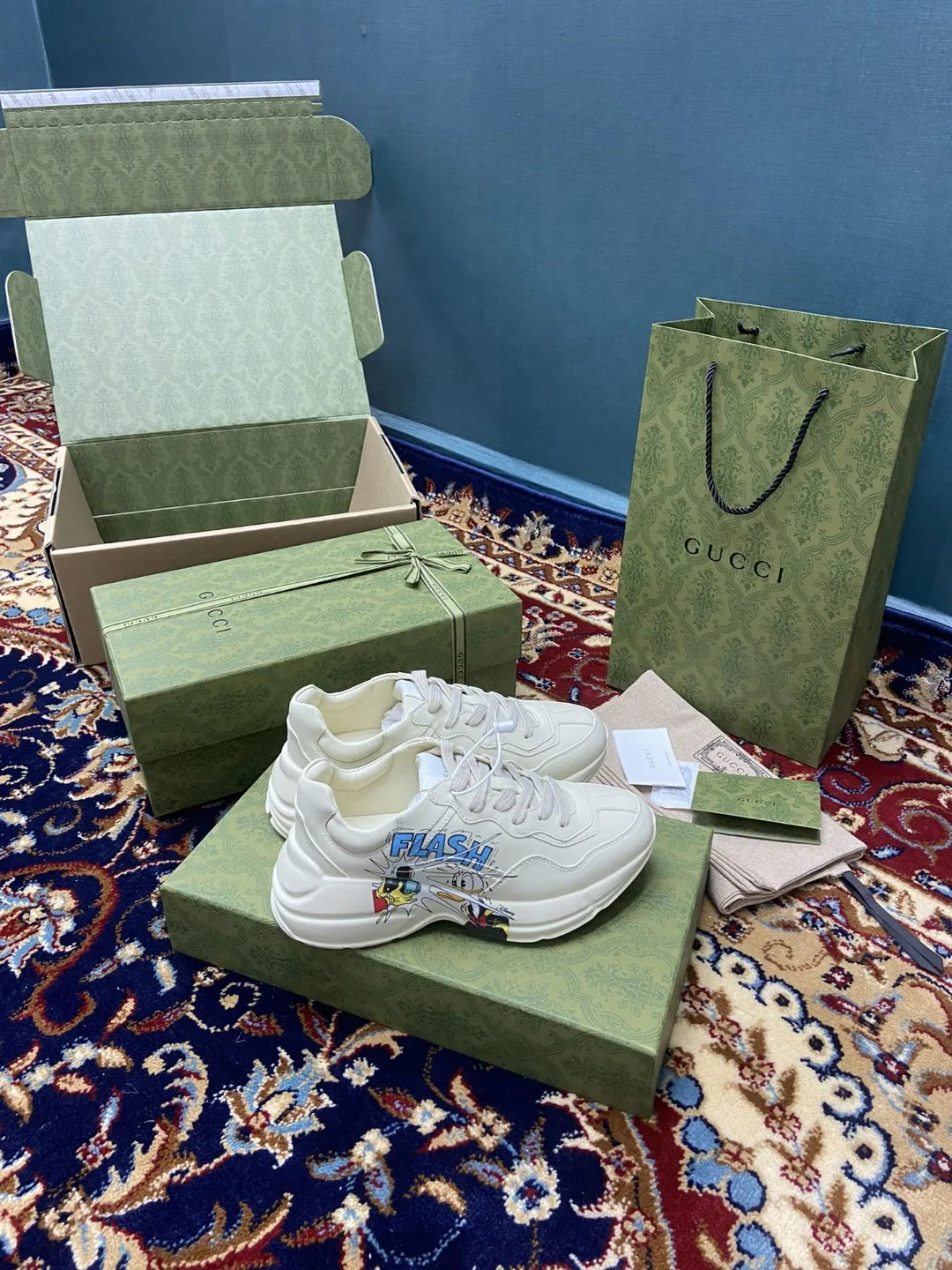 Disney x Gucci Rhyton Sneakers With Donald Duck White Ivory - Image 3