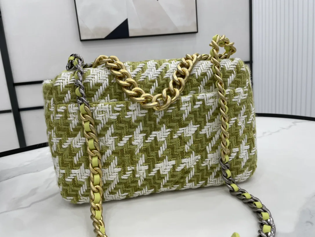 Chanel 19 Large Handbag Gold Hardware Green - Image 7