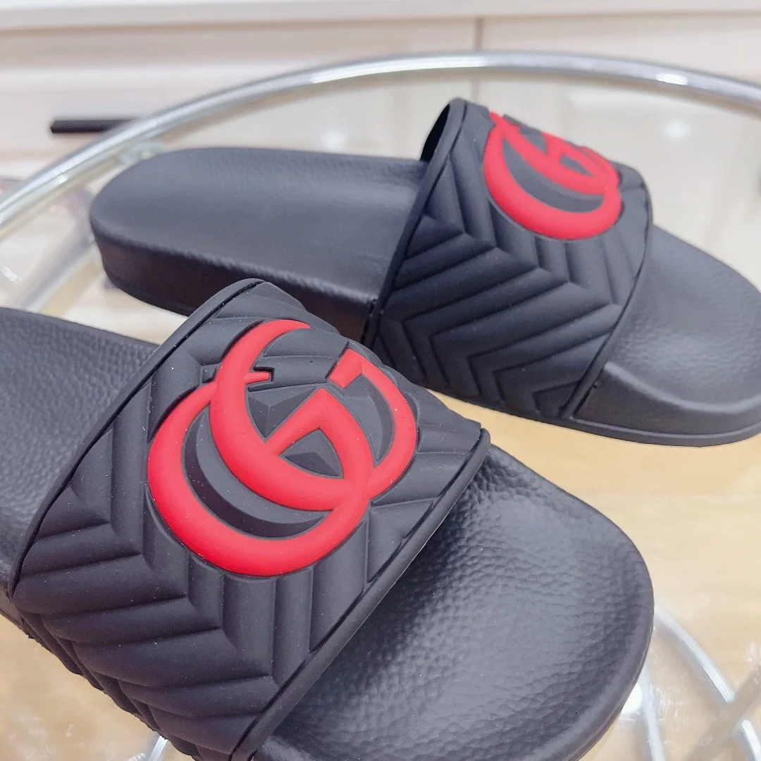 Gucci Women’s Quilted GG Rubber Slide Black And Red - Image 6