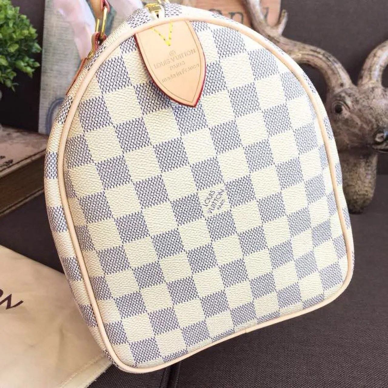 Louis Vuitton Speedy 30 Top Handle Bag / White/ Multicoloured Damier Azur Canvas Gold Hardware - Image 6