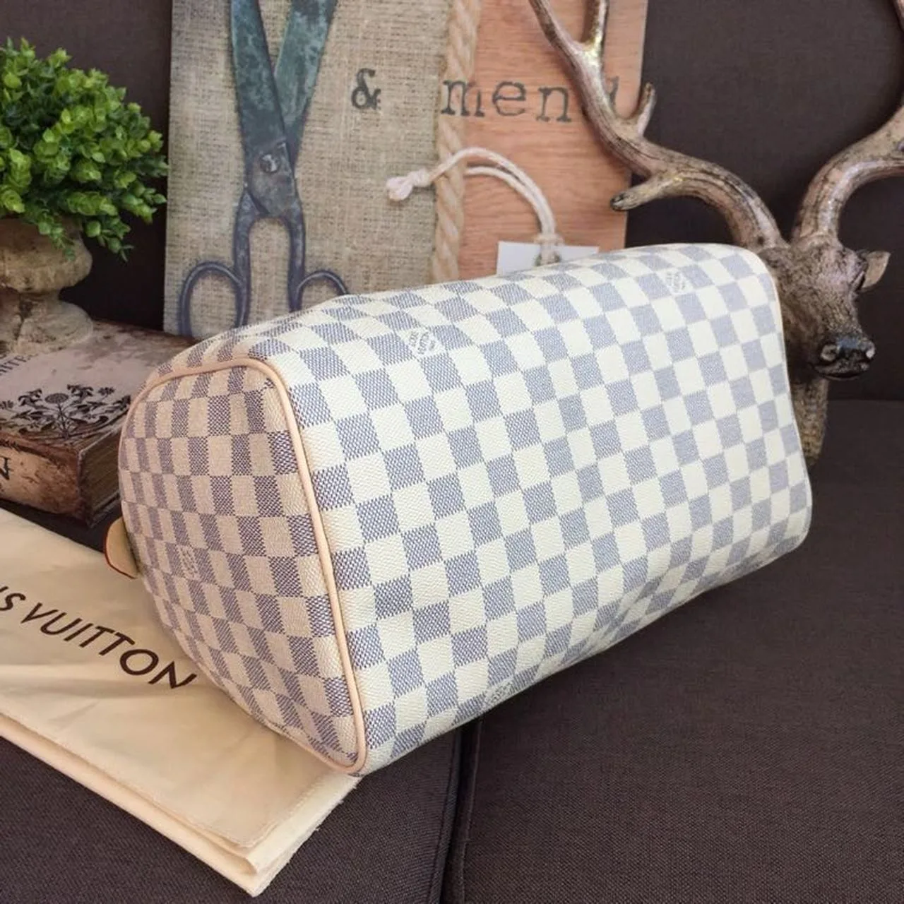 Louis Vuitton Speedy 30 Top Handle Bag / White/ Multicoloured Damier Azur Canvas Gold Hardware - Image 5
