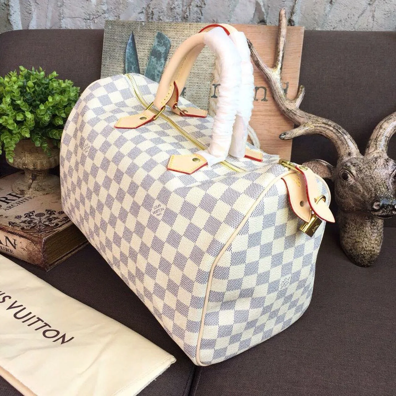Louis Vuitton Speedy 35 Top Handle Bag / White Damier Azur Canvas Gold Hardware - Image 5