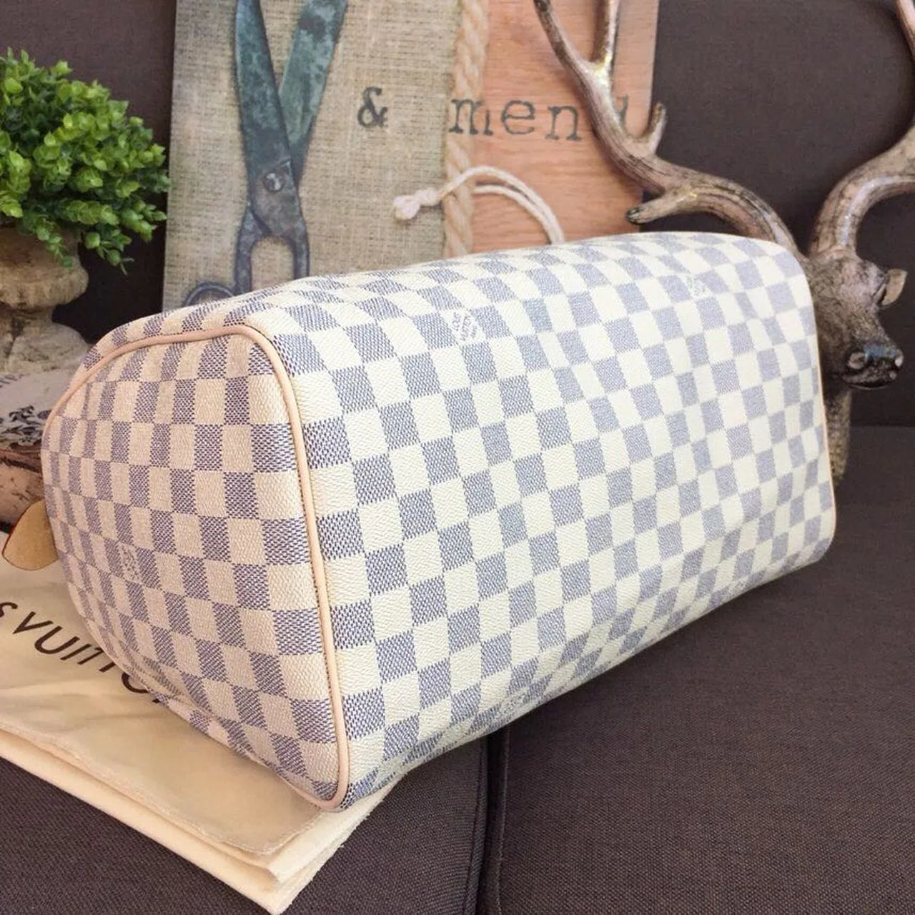 Louis Vuitton Speedy 35 Top Handle Bag / White Damier Azur Canvas Gold Hardware - Image 6