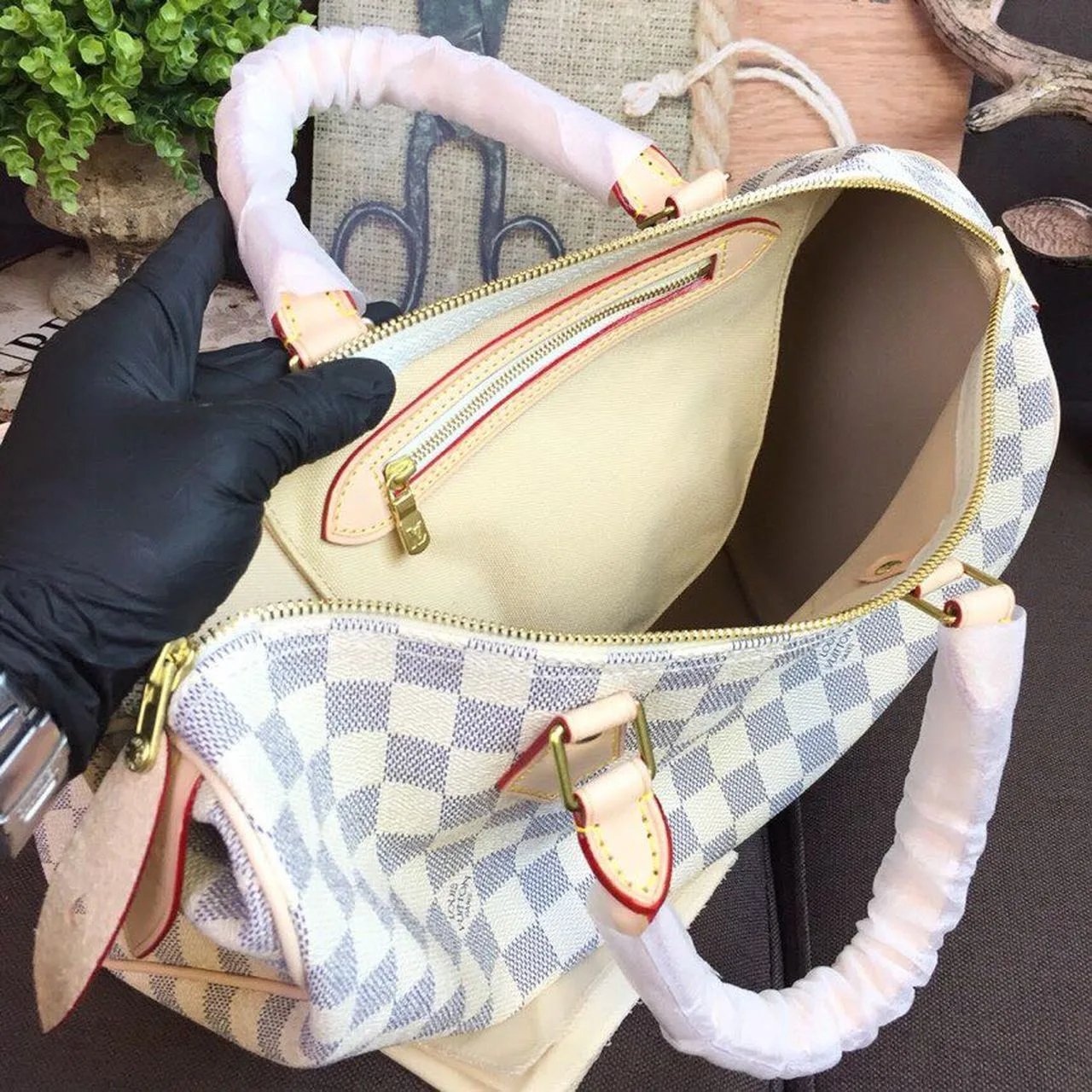 Louis Vuitton Speedy 35 Top Handle Bag / White Damier Azur Canvas Gold Hardware - Image 14