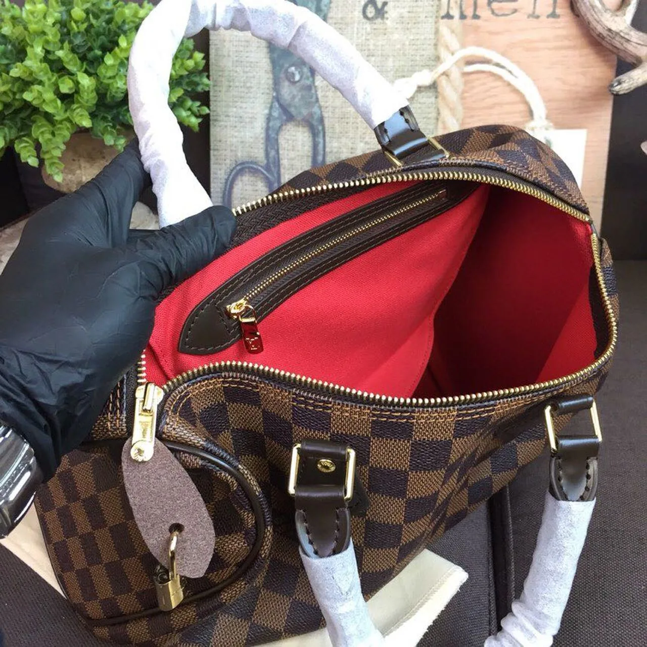 Louis Vuitton Speedy 30 Top Handle Bag / Brown Damier Ebene Canvas Gold Hardware - Image 11