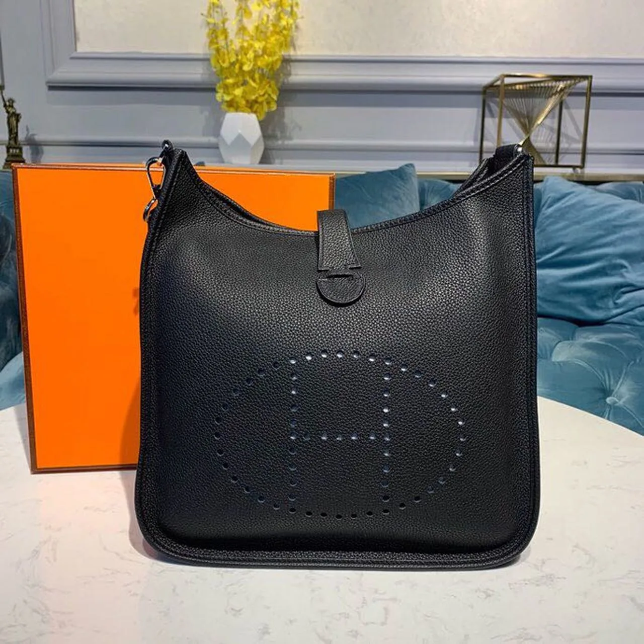 Hermes Evelyne III 29 Bag Black With Silver-Toned Hardware - Image 5