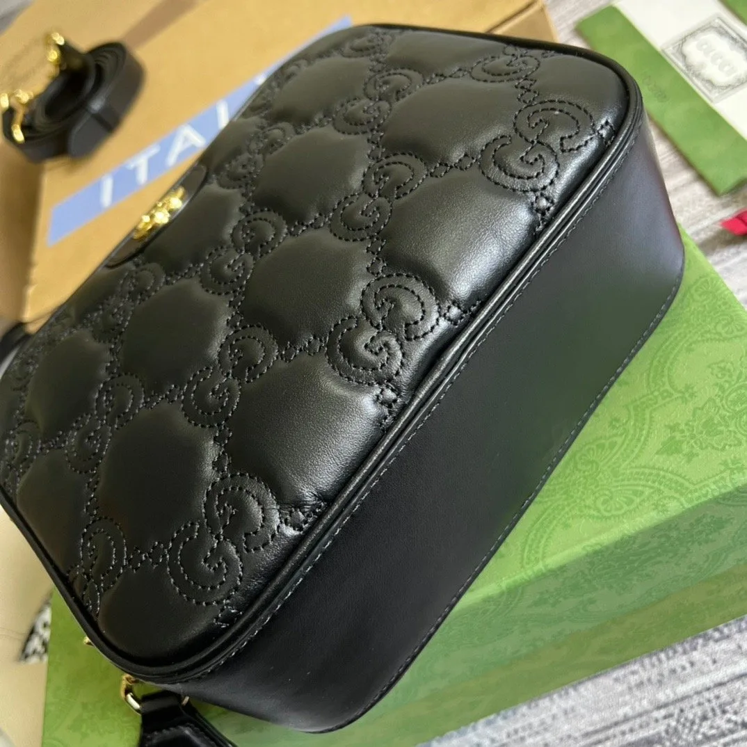 Gucci Matelasse Shoulder Bag Black - Image 2